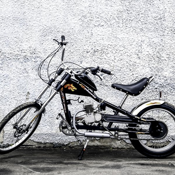 Минимотоцикл с велодвигателем